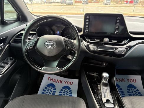 Used 2019 Toyota C-HR XLE image 27