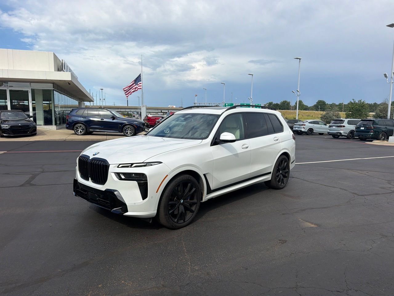 Used 2025 BMW X7 xDrive40i w/ Executive Package AWD/4WD image 7