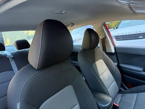 Used 2018 Kia Forte S image 33