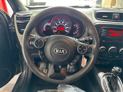 Used 2014 Kia Soul FWD image 17