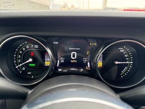 Used 2023 Jeep Wrangler Unlimited Sahara w/ Cold Weather Group AWD/4WD image 17