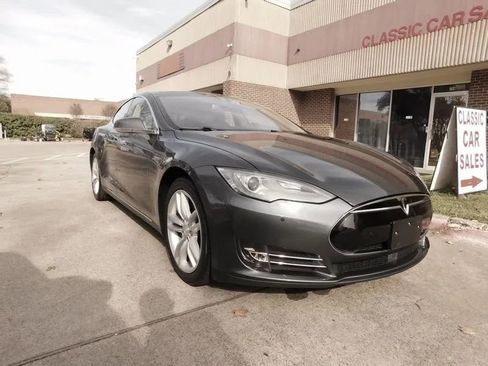 Used 2015 Tesla Model S 60 image 3
