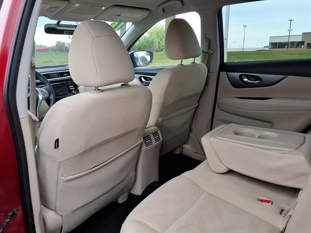 Used 2016 Nissan Rogue SV FWD image 27