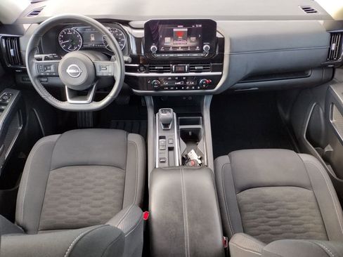 Used 2025 Nissan Pathfinder SV FWD image 15