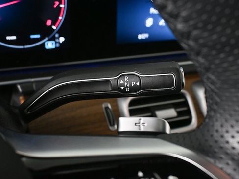 Certified 2025 Mercedes-Benz GLS 450 4MATIC image 16