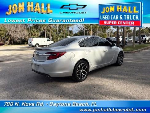 Used 2017 Buick Regal Sport Touring image 11