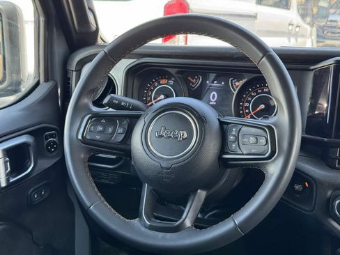 Used 2024 Jeep Wrangler Unlimited Sport AWD/4WD image 24