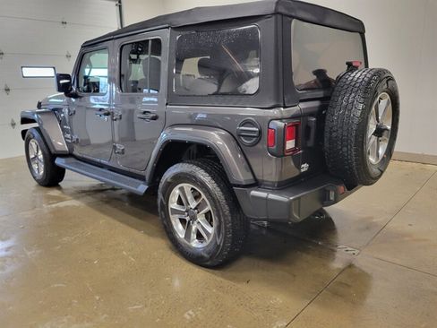 Used 2022 Jeep Wrangler Unlimited Sahara w/ Cold Weather Group AWD/4WD image 5