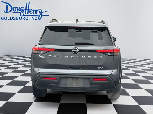 Used 2024 Nissan Pathfinder SV image 4