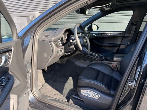 Certified 2026 Porsche Macan image 15