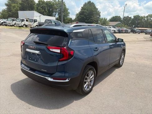 Used 2024 GMC Terrain SLT AWD/4WD image 6