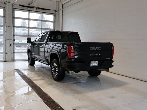 Certified 2025 GMC Sierra 2500 Denali Ultimate image 8