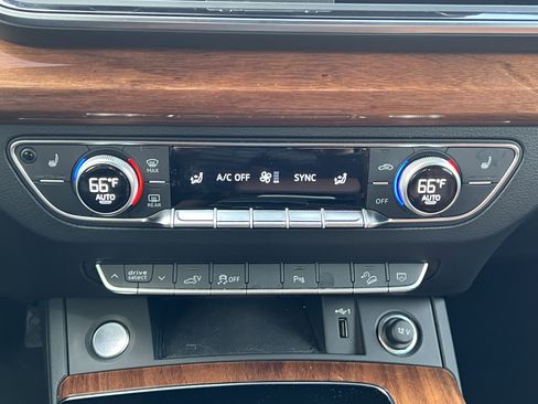 Used 2022 Audi Q5 e Premium image 30