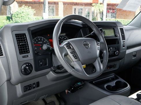 Used 2021 Nissan NV 3500 SL image 18