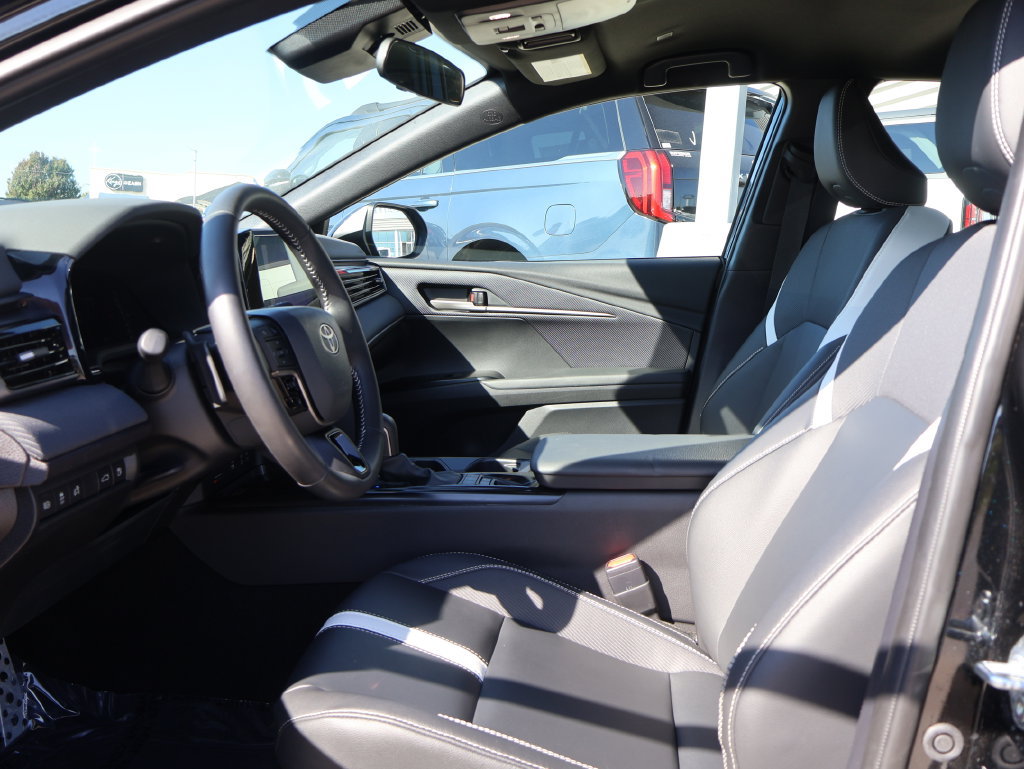 Used 2026 Toyota Camry SE FWD image 22