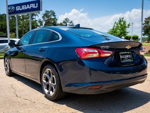 Used 2021 Chevrolet Malibu LT FWD image 4