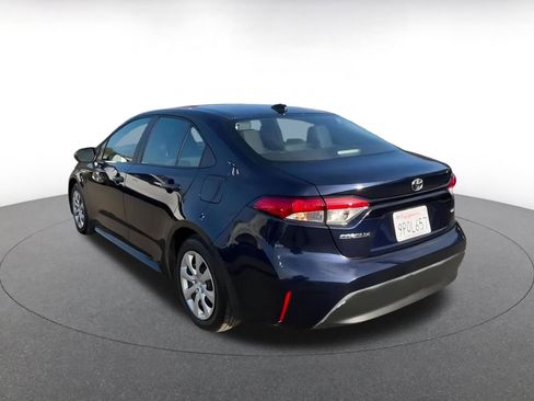 Used 2025 Toyota Corolla LE image 11