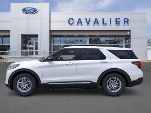 Used 2025 Ford Explorer Active image 3
