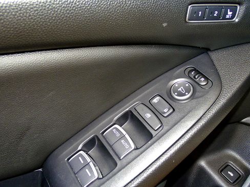 Used 2019 Honda Accord EX-L image 14