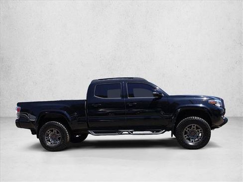 Used 2020 Toyota Tacoma TRD Sport w/ Technology Package AWD/4WD image 4