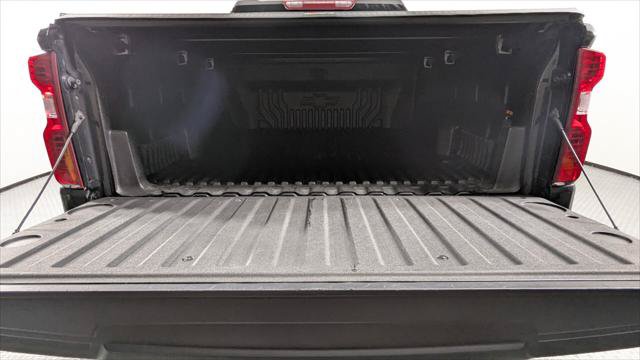 Used 2023 Chevrolet Silverado 1500 LT AWD/4WD image 18