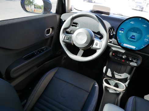 Used 2025 MINI Cooper S image 9
