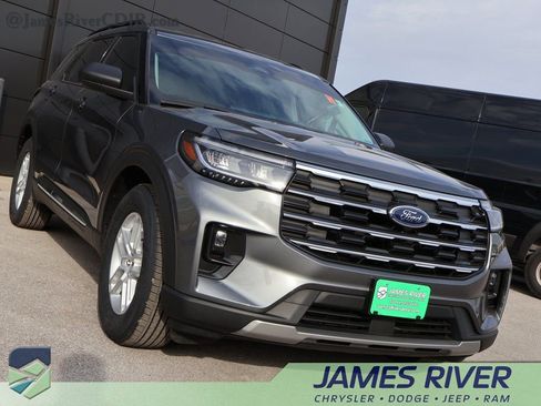 Used 2025 Ford Explorer Active w/ Active Comfort Package image 6