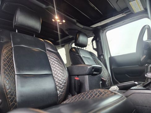 Used 2021 Jeep Wrangler Unlimited Sahara AWD/4WD image 27