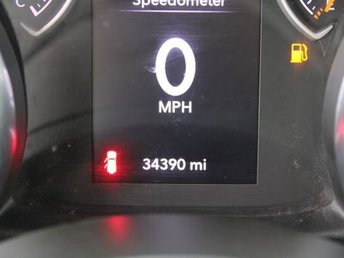 Used 2023 Jeep Wrangler Sport image 19