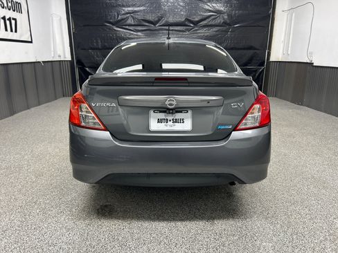 Used 2016 Nissan Versa SV FWD image 5