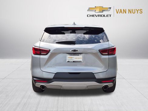 Used 2023 Chevrolet Blazer LT w/ LPO, Black Grille Bar Package FWD image 6