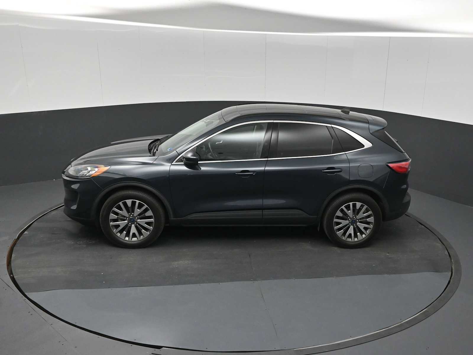Used 2022 Ford Escape Titanium AWD/4WD image 20