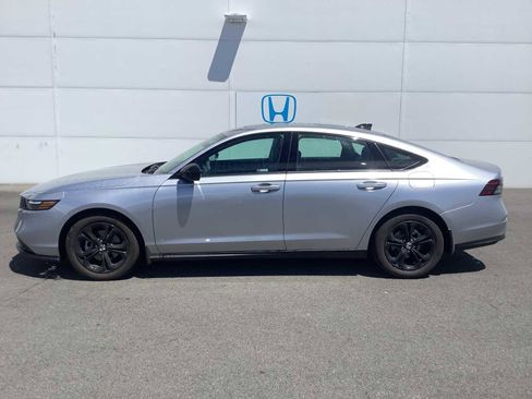 Used 2025 Honda Accord SE image 2