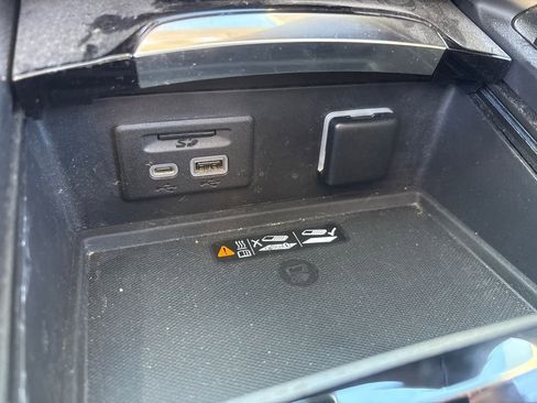 Used 2022 Buick Envision Avenir w/ Technology Package II image 26