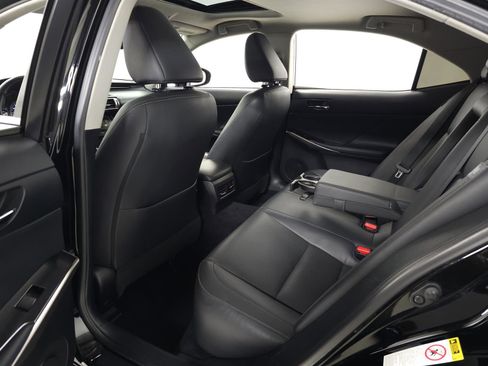 Used 2014 Lexus IS 250 w/ Navigation Package RWD image 27