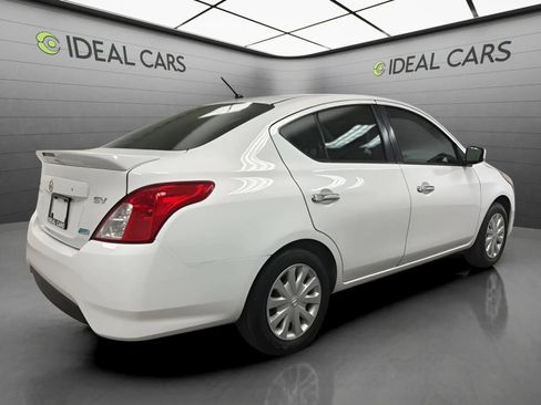 Used 2016 Nissan Versa SV FWD image 5