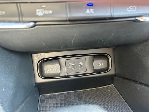 Used 2019 Hyundai Santa Fe SE image 15