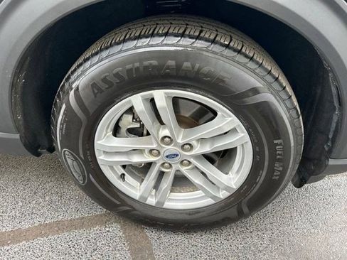 Used 2023 Ford Explorer XLT AWD/4WD image 59