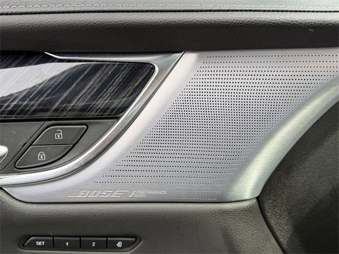 Used 2024 Cadillac XT6 Premium Luxury w/ Technology Package image 24