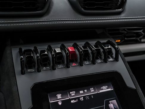 Used 2023 Lamborghini Huracan Tecnica image 33