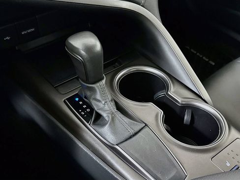 Used 2024 Toyota Camry SE FWD image 19