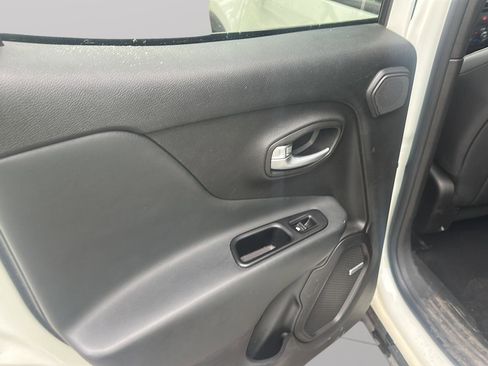 Used 2021 Jeep Renegade Trailhawk w/ Sun & Sound Group image 11