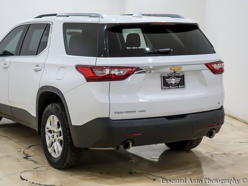Used 2018 Chevrolet Traverse LT image 9