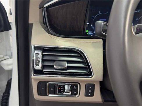 Used 2024 Lincoln Navigator Premiere image 36