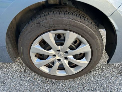 Used 2023 Toyota Corolla LE FWD image 10
