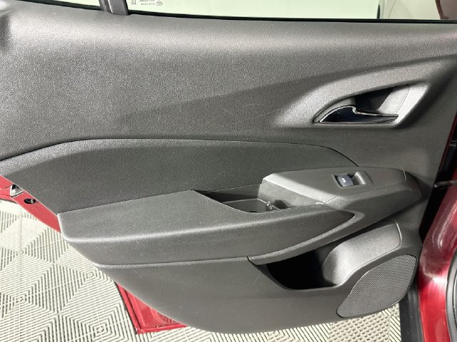Used 2024 Chevrolet Trax LT FWD image 23