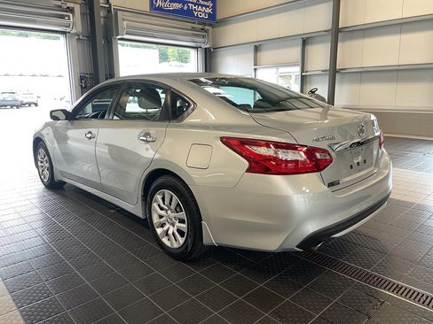 Used 2016 Nissan Altima 2.5 S w/ Power Driver Seat Package FWD image 6