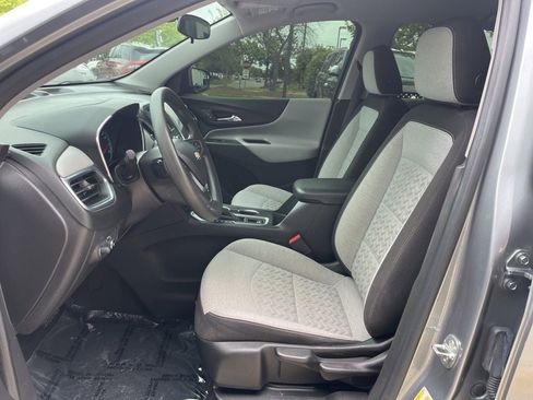 Used 2023 Chevrolet Equinox LS FWD image 23