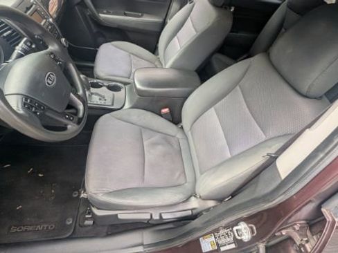 Used 2013 Kia Sorento LX image 13