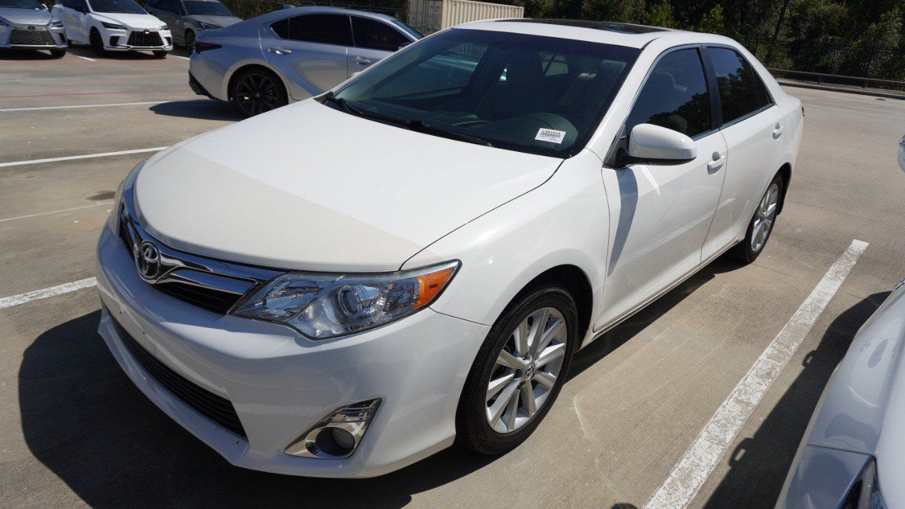 Used 2012 Toyota Camry XLE w/ Convenience Pkg FWD image 4